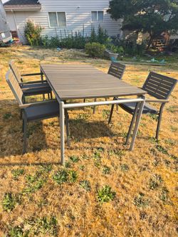 Outdoor Table And 4 chairs