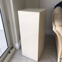 Plant 🪴 Pedestal
