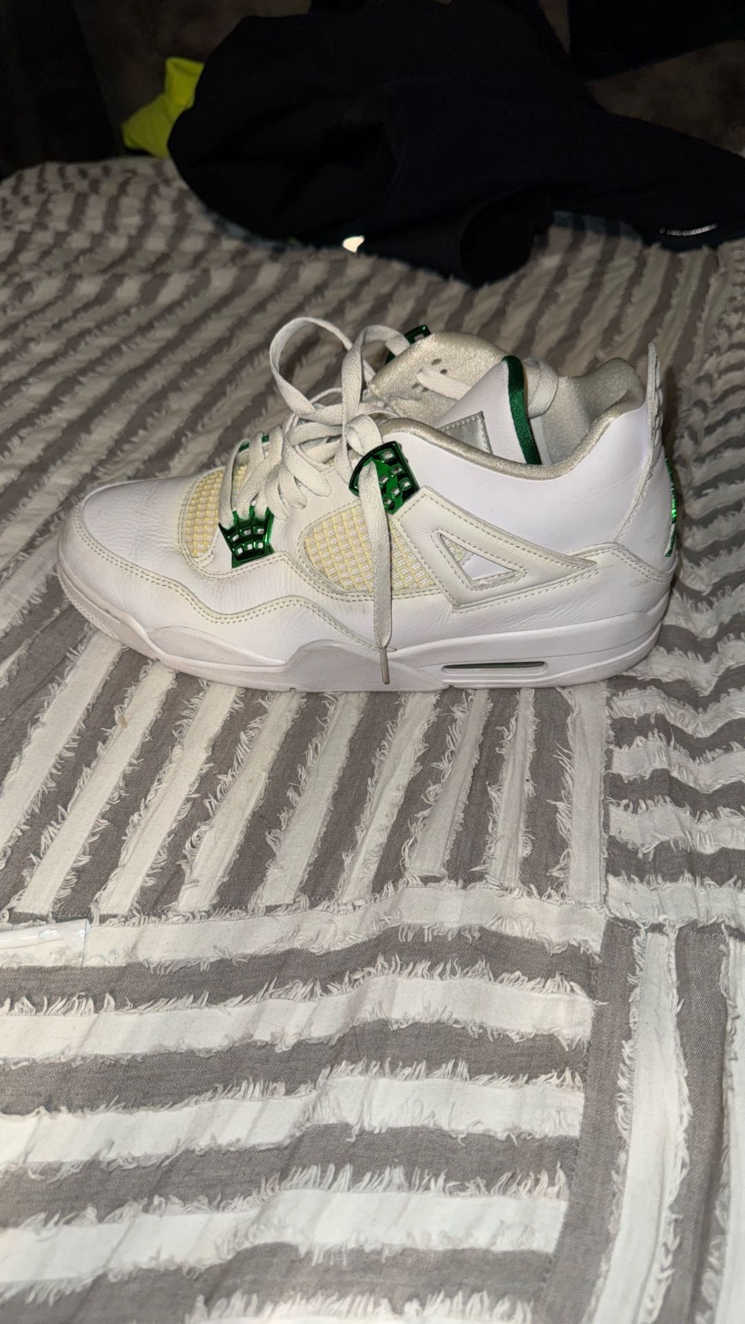 Jordan 4 Retro Metallic Green