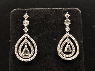 1.50 carats Diamond and Gold Earrings