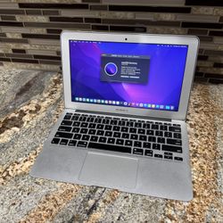 MacBook Air - 11 Inch - 512 GB SSD - 4 GB RAM - Intel i5
