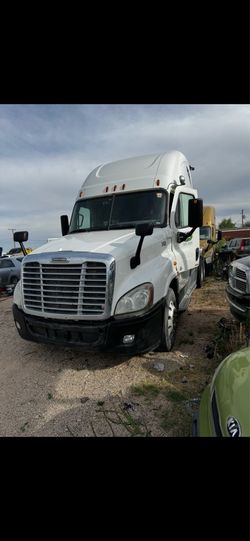 1015 Cascadia automatic