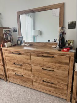 Bedroom set