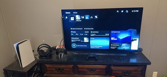 Ps5 + controllers + headphones read description
