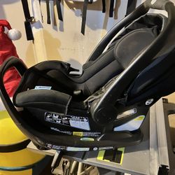 Graco Infant Car Seat And Base