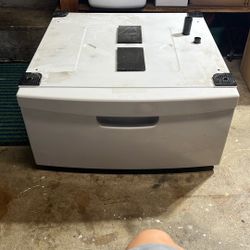 Samsung Dryer Pedestal Base - See Description