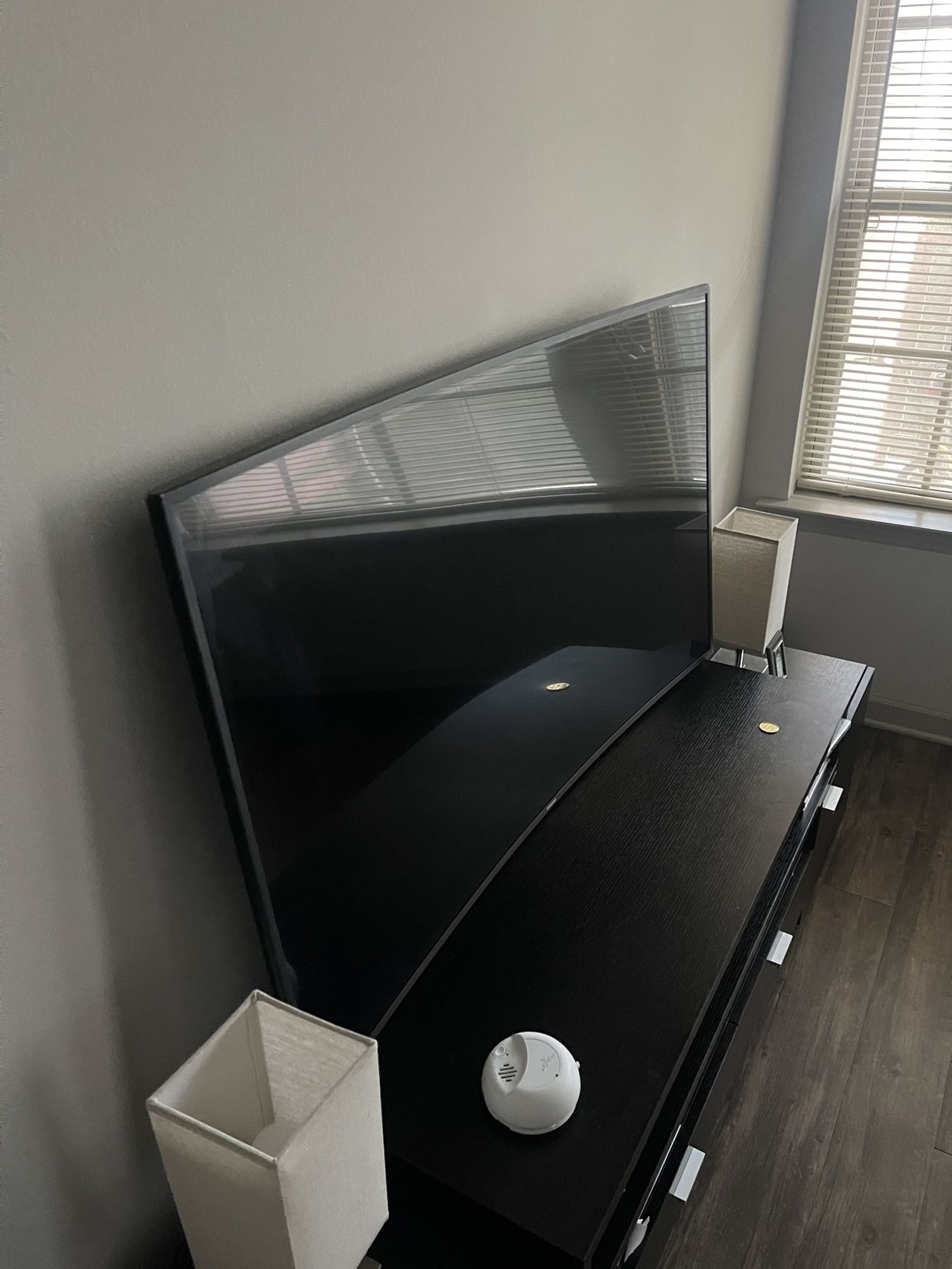 Cracked Samsung Curve 55” Tv Screen So I’m Selling Parts Or U Can Use It As Is