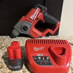 Milwaukee M12 5/8” Rotary Hammer