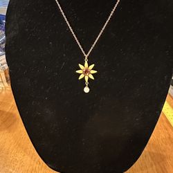 Sunflower Pendant Necklace 