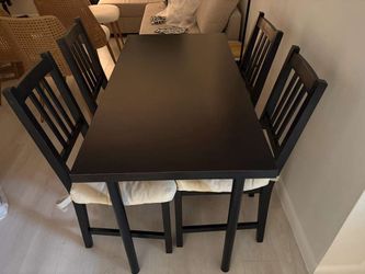 Table With 4 Chairs