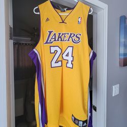 Kobe Bryant #24 XL (yellow) Adidas Authentic Jersey
