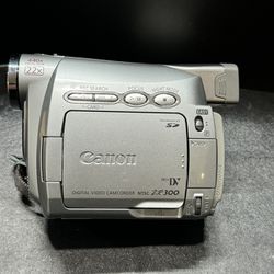Canon ZR300 MiniDV Camcorder 