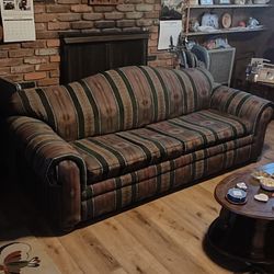 Couch With Pull Out Bed