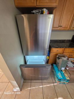 2025 Vissani Stainless Steel Bottom Freezer Refrigerator – $500 FIRM