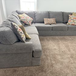 Large gray sectional 2 pieces Used like new