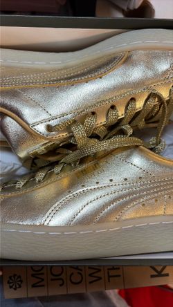 Gold Puma Sneaker