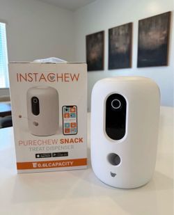 Smart Pet Treat Dispenser w/ Camera