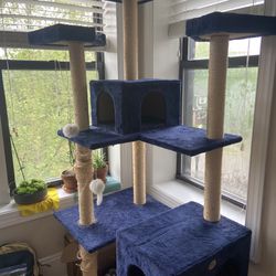 PENDING PICK UP -FREE cat Tower 