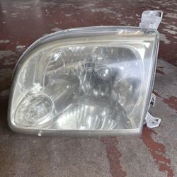 2006 Toyota tundra OEM headlights with GG Lighting bulb. 