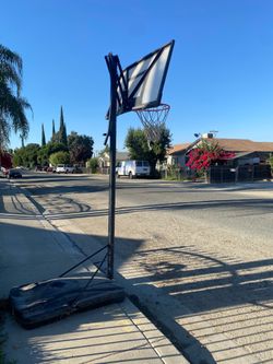 Basketball hoop