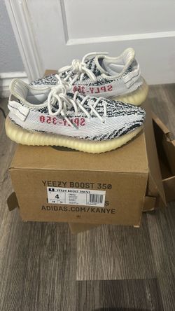 Yeezy Boost Size 4 🕔