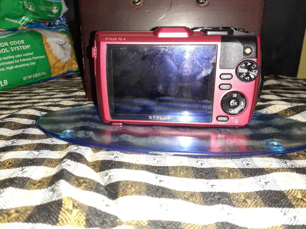 Olympus - Tough TG-6 12.0-Megapixel Water-Resistant Digital Camera - Red