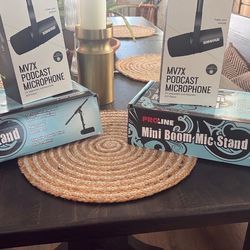 PODCAST SHURE MICS AND STANDS