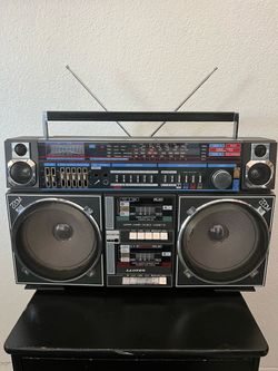 Rare Lloyd's PT003 Super Jumbo Boombox