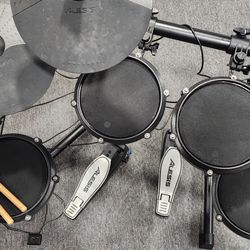 Alesis Turbo electronic drum set