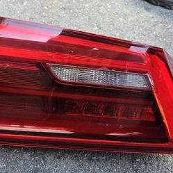 2017 2018 2019 2020 BMW 530I TRUNK LID LEFT INNER LIGHT LAMP 