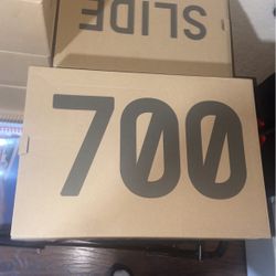 Yeezy 700 Tephra 