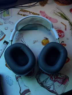 Real Apple AirPod Max USB C