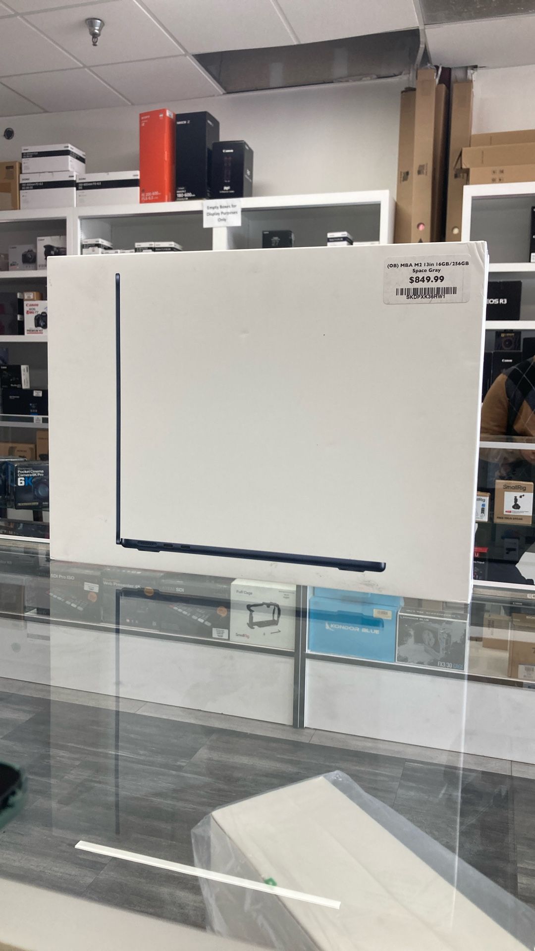 Open Box 13” MacBook Air M2 Chip 16gb/256gb SSD