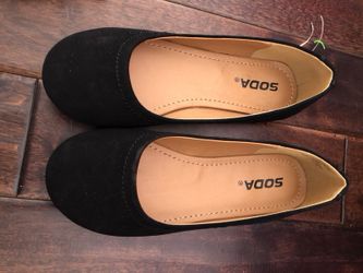 Flat suede Girls size 3