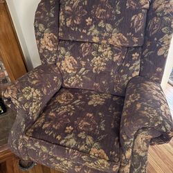 High Back Traditional Lounge Chair