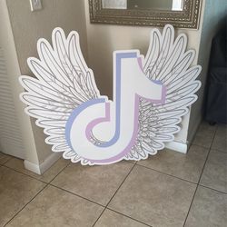 TikTok Sign Wings