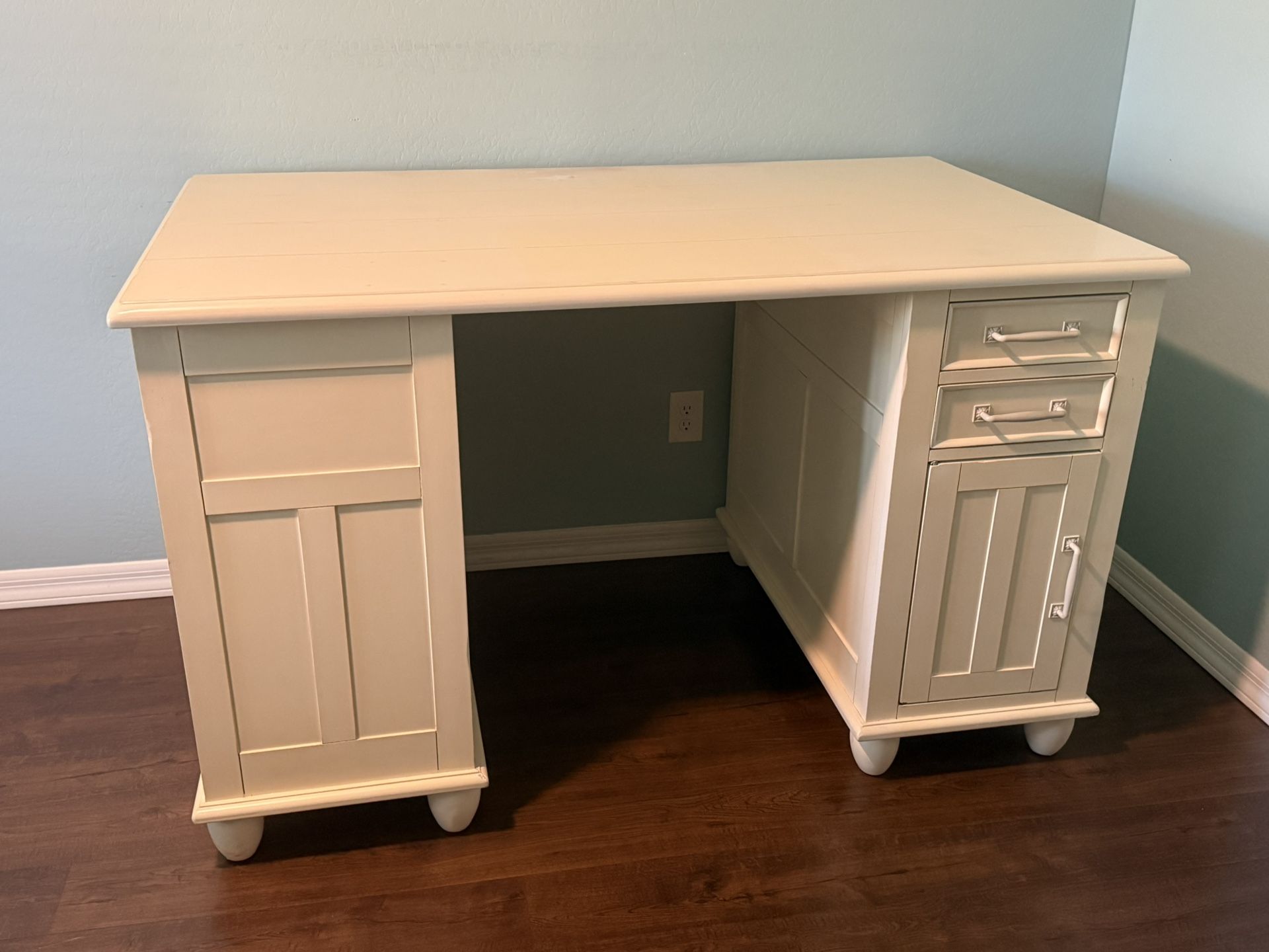 Desk (Klaussner Furniture, Sea Breeze)