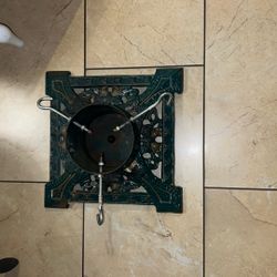 Cast Iron Vintage/antique Christmas 🎄 Tree Stand Holds Tree And Water 