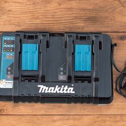 Makita
18V Lithium-Ion Dual Port Rapid Charger (dc18rd