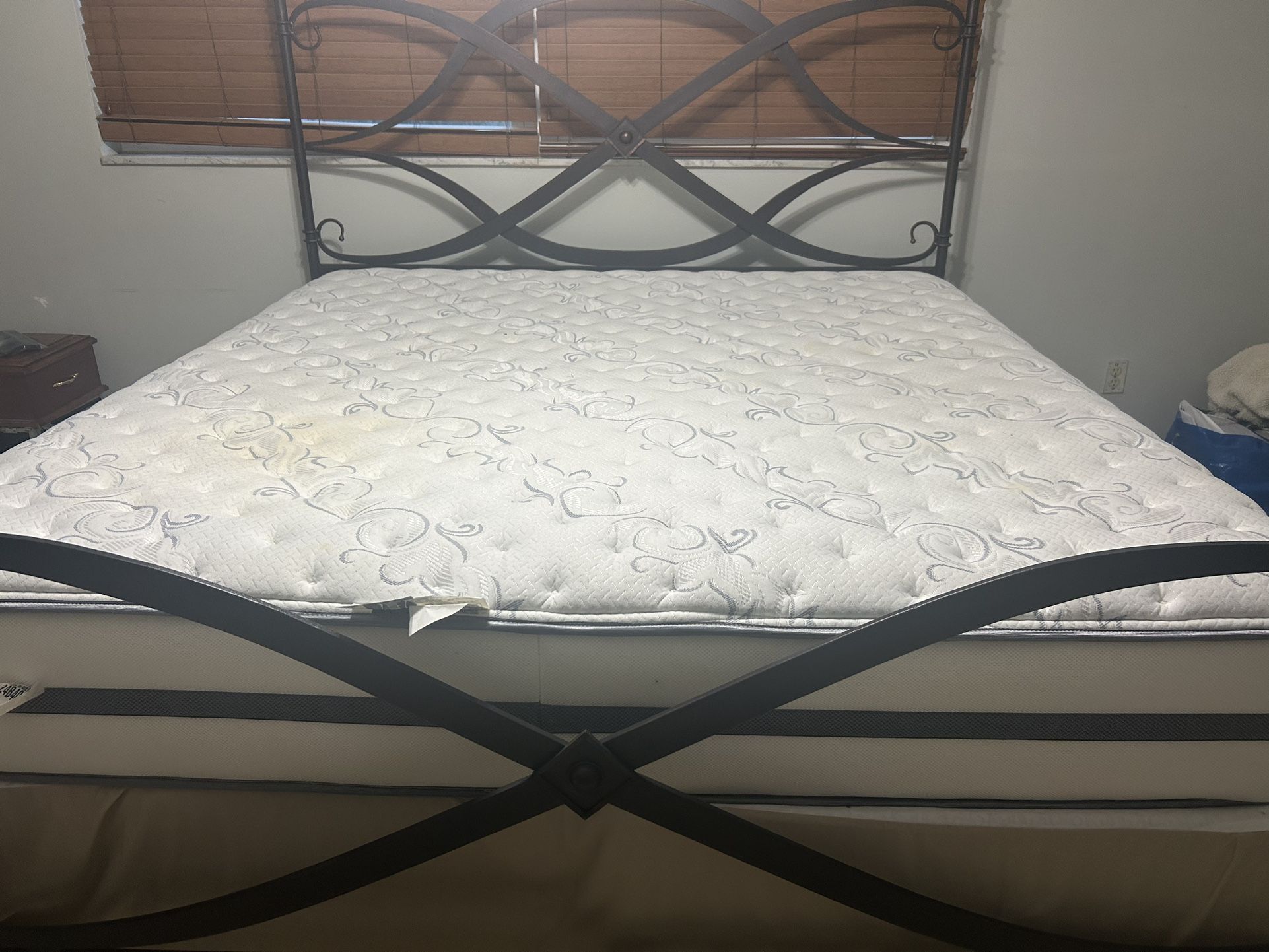 King Size Beauty Rest Mattress and Box Spring