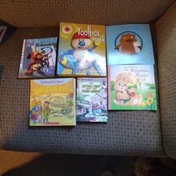 6 Kid books, Great Condition