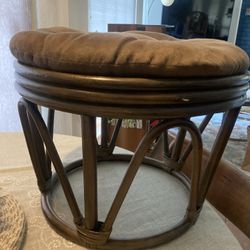VINTAGE RATTAN OTTOMAN/FOOTSTOOL