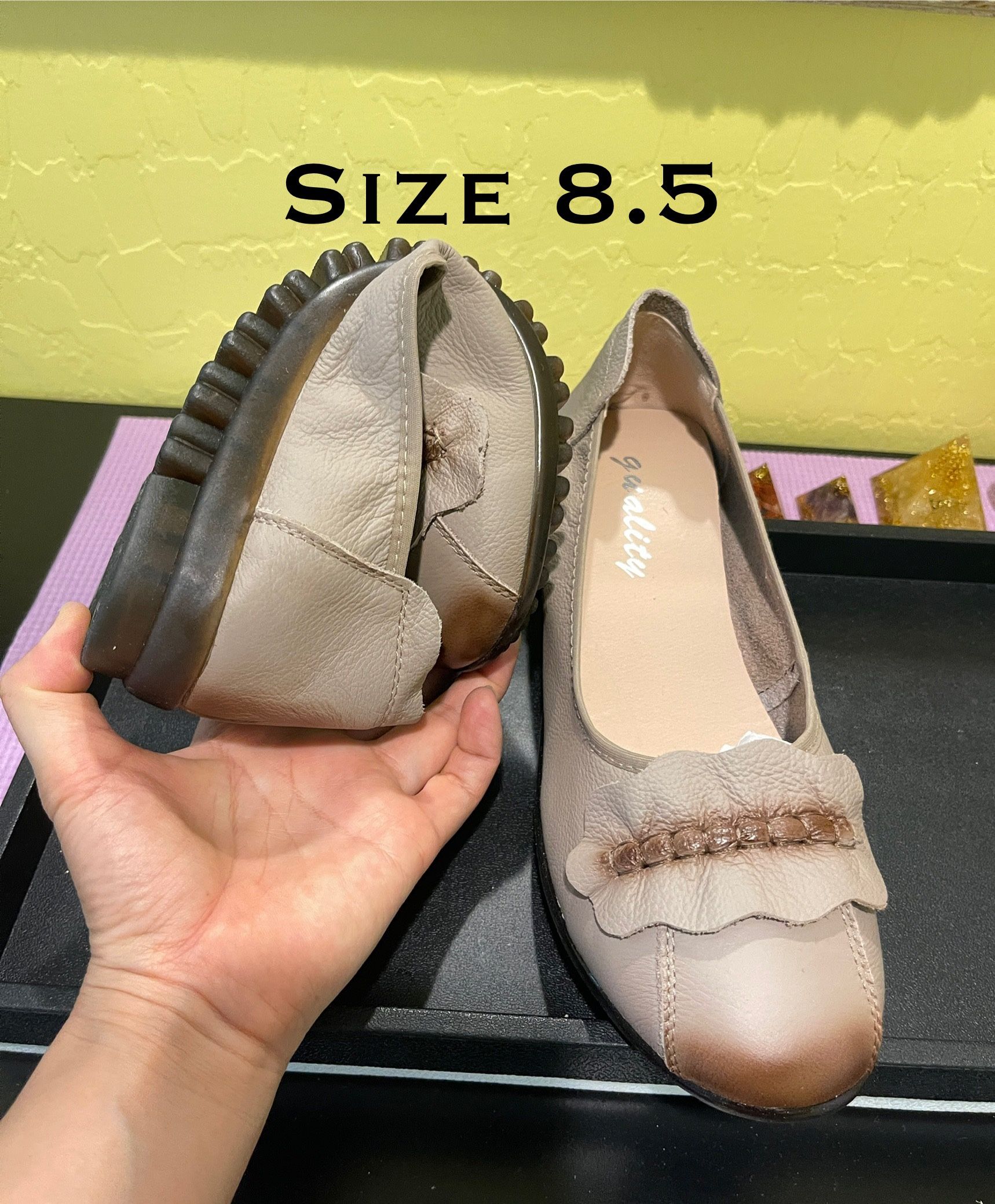 Mew Women leather flat shoes size 8.5