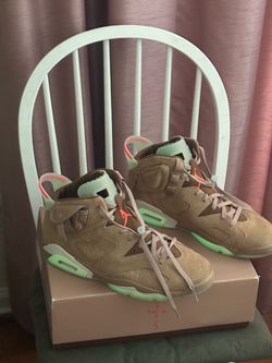 Travis Scott x Air Jordan 6 Retro Sneakers