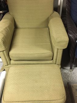 Chair With Ottoman
