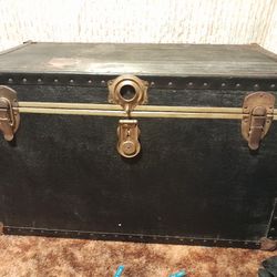 Mid Centry Vintage Trunk 