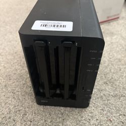 Synology NAS with 8TB 