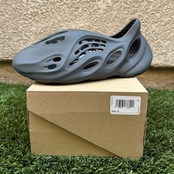 Yeezy Foam Runner Carbon Size 12