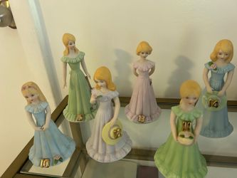 Girls Porcelain Figurine Set
