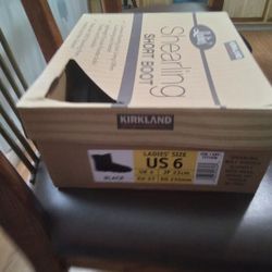 Kirkland Warm Short  Boots Black Women Size 6